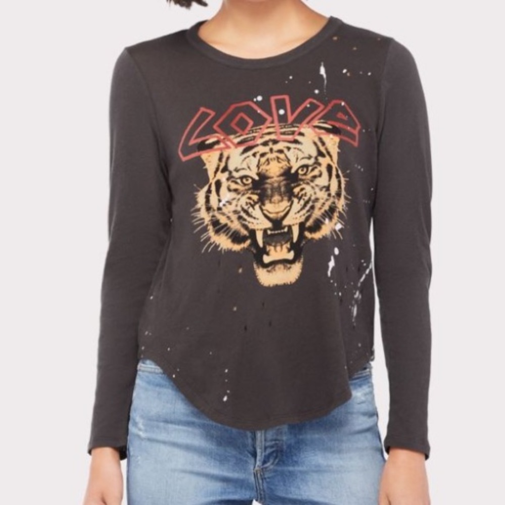 CHASER LOVE LONG SLEEVE TEE SIZE MEDIUM